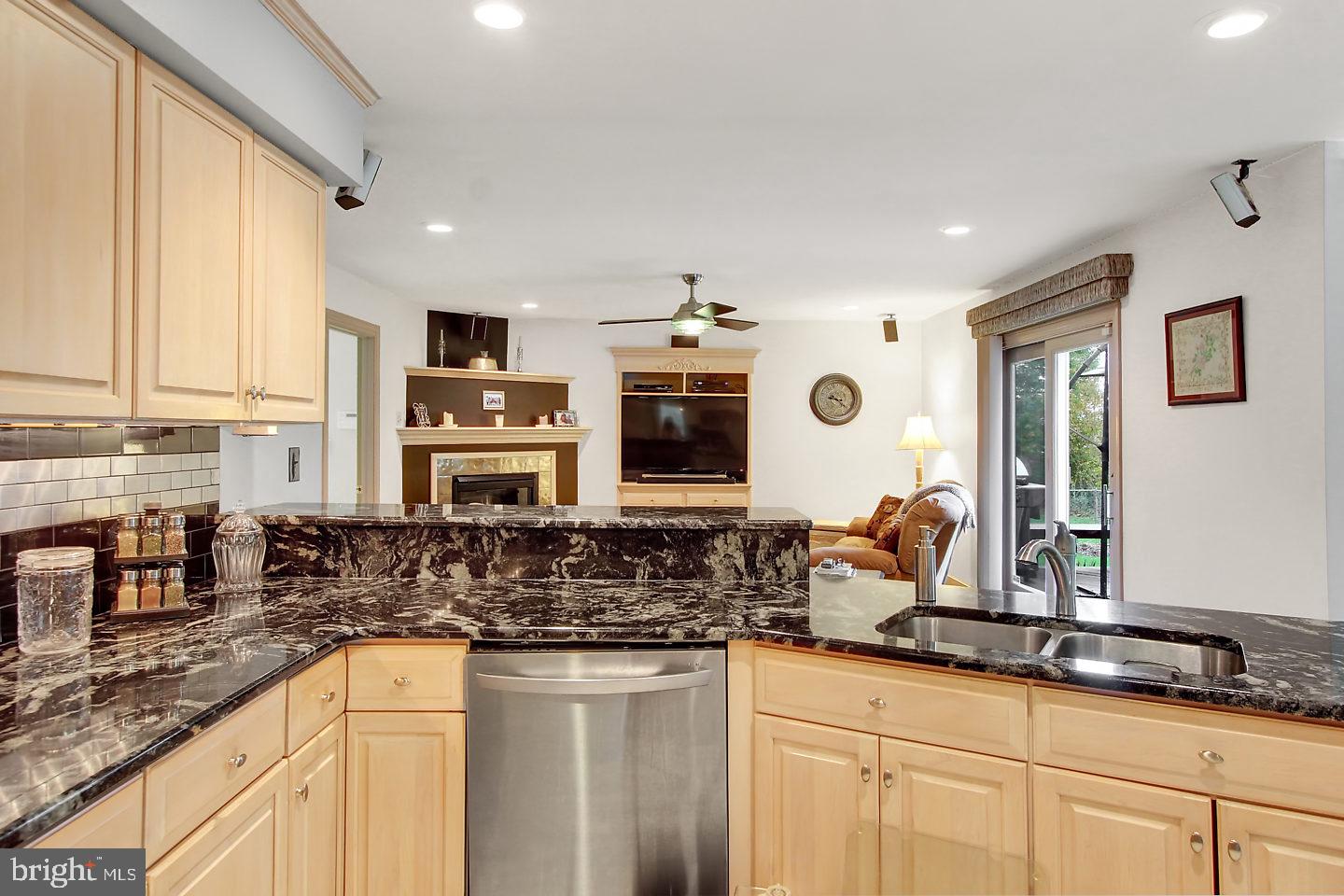 1036 Greenbriar Road York, PA 17404 - Photo 9 of 28 Gallery Image 9