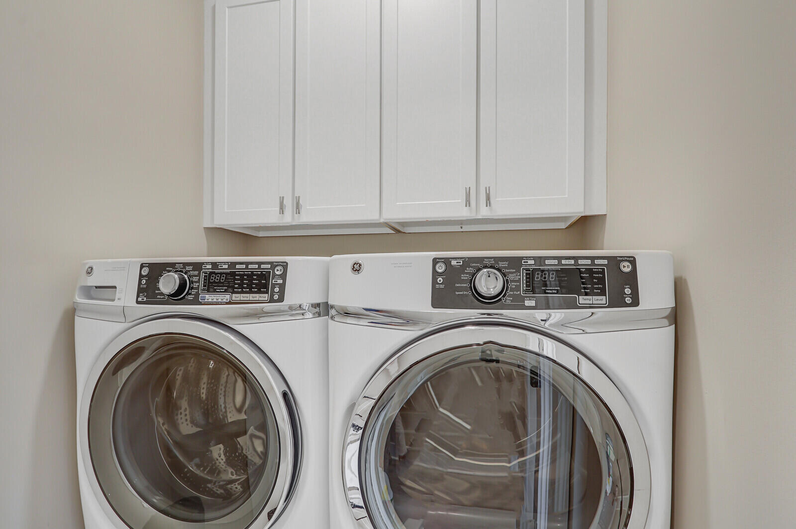 13332 Alton Road Palm Beach Gardens, FL 33418 - Photo 40 of 53 a utility room with dryer and washer