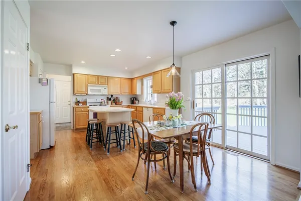 $439,900 | 3 Stonefield Place, Mendon, NY 14472