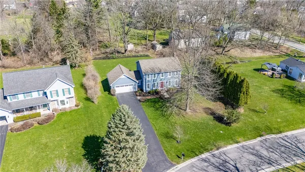 $439,900 | 3 Stonefield Place, Mendon, NY 14472