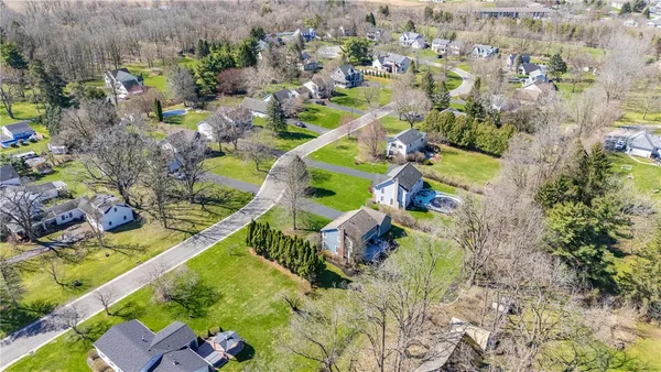 $439,900 | 3 Stonefield Place, Mendon, NY 14472