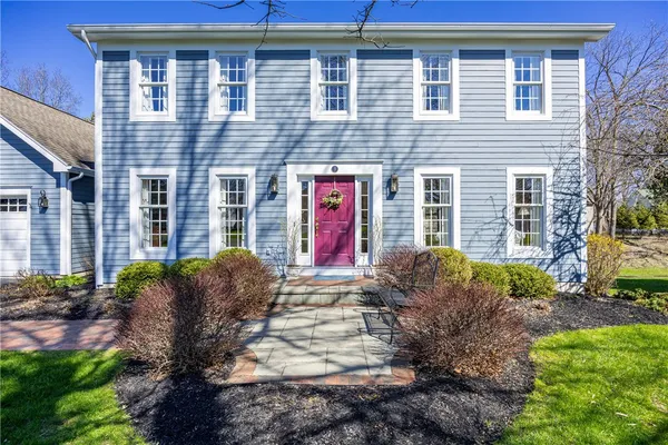 $439,900 | 3 Stonefield Place, Mendon, NY 14472