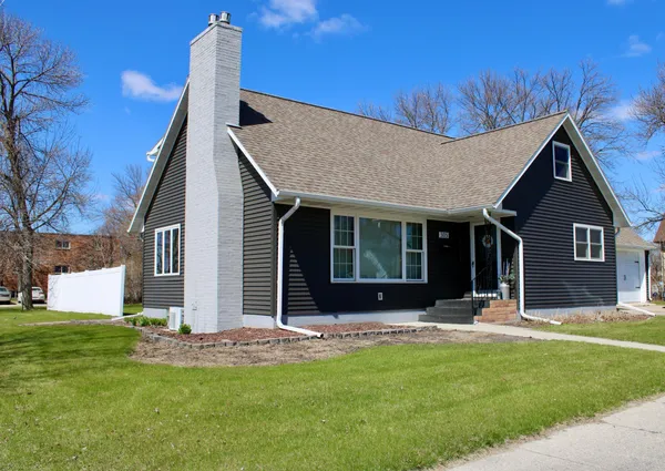 $298,000 | 305 Arnold Avenue North, Thief River Falls, MN 56701