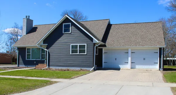 $298,000 | 305 Arnold Avenue North, Thief River Falls, MN 56701