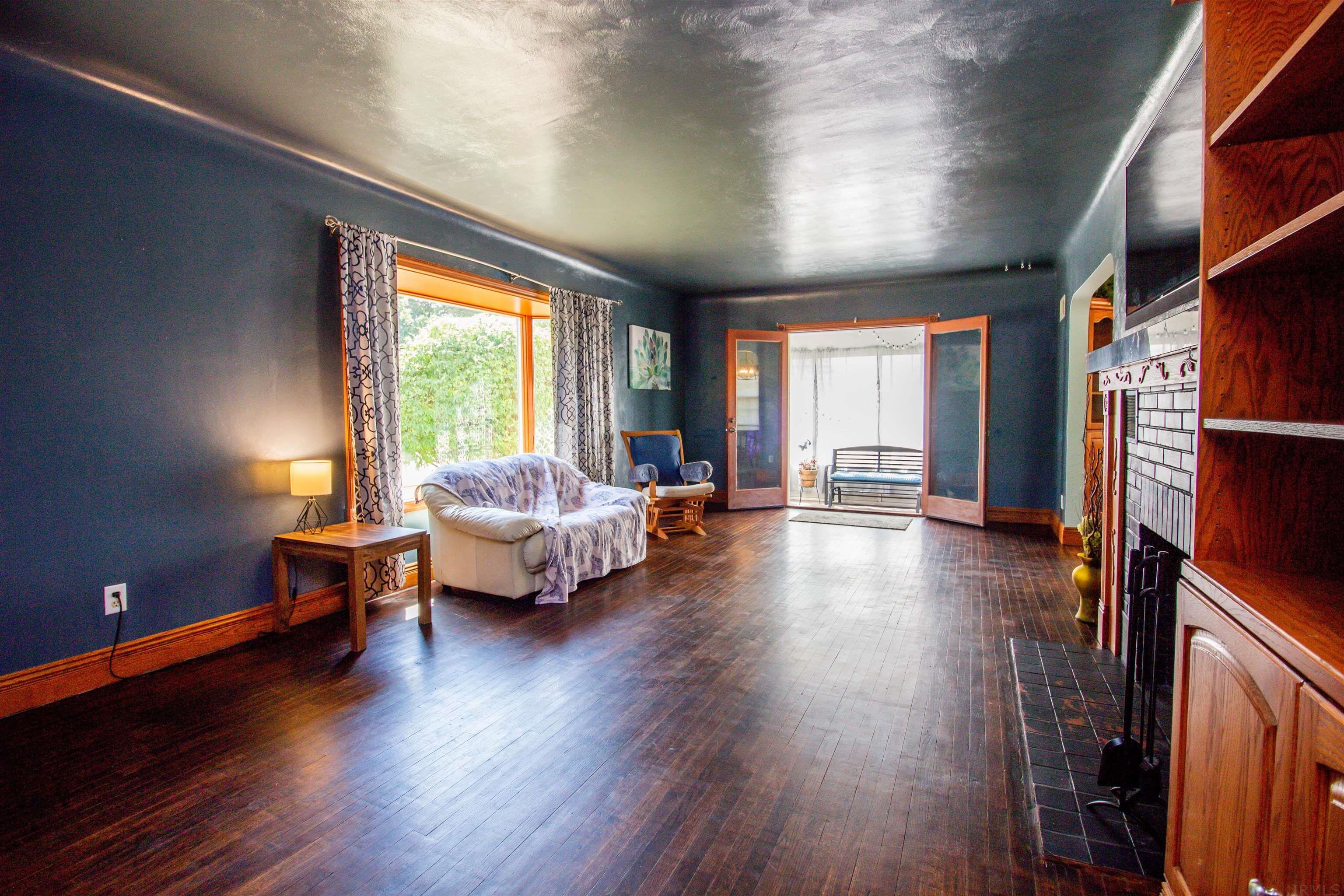 2225 Springfield Avenue Fort Wayne, IN 46805 - Photo 2 of 29