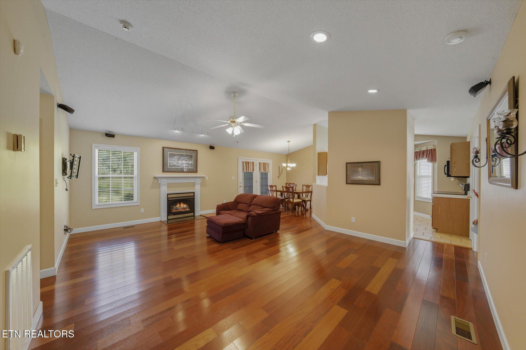 8416 Graceland Road Corryton, TN 37721 - Photo 4 of 21 04-8416-Graceland-Rd-Corryton-TN-4