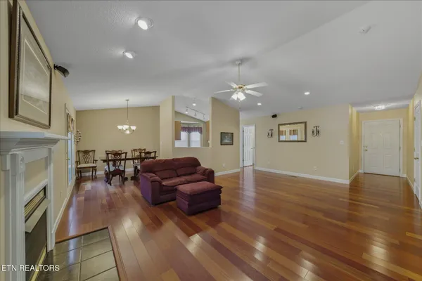 $374,900 | 8416 Graceland Road, Corryton, TN 37721