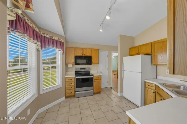 $374,900 | 8416 Graceland Road, Corryton, TN 37721