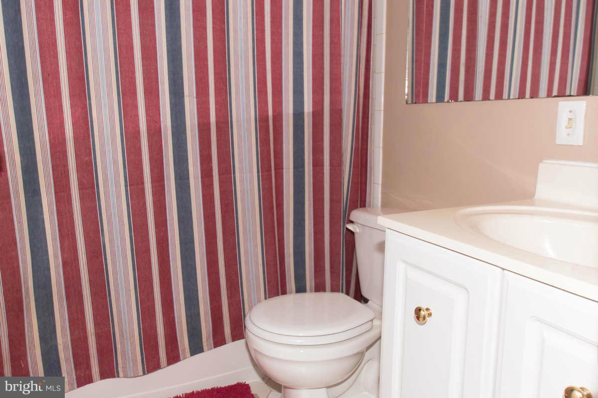 8814 Gateshead Road Alexandria, VA 22309 - Photo 15 of 30 Bath