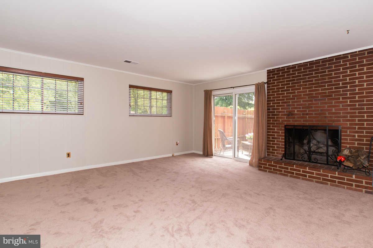 8814 Gateshead Road Alexandria, VA 22309 - Photo 18 of 30 Family Room