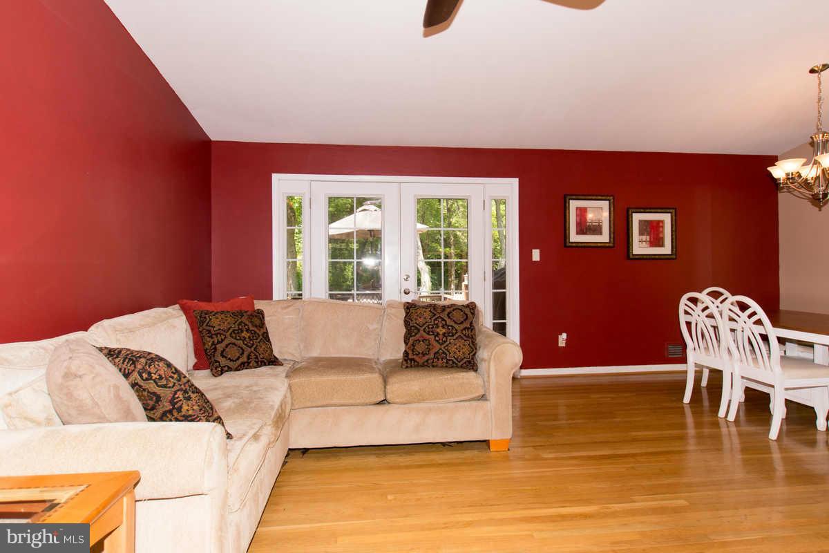 8814 Gateshead Road Alexandria, VA 22309 - Photo 3 of 30 Living Room