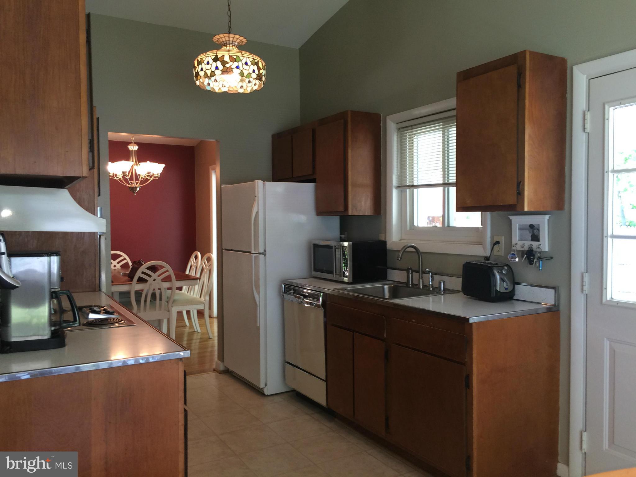 8814 Gateshead Road Alexandria, VA 22309 - Photo 27 of 30 Kitchen