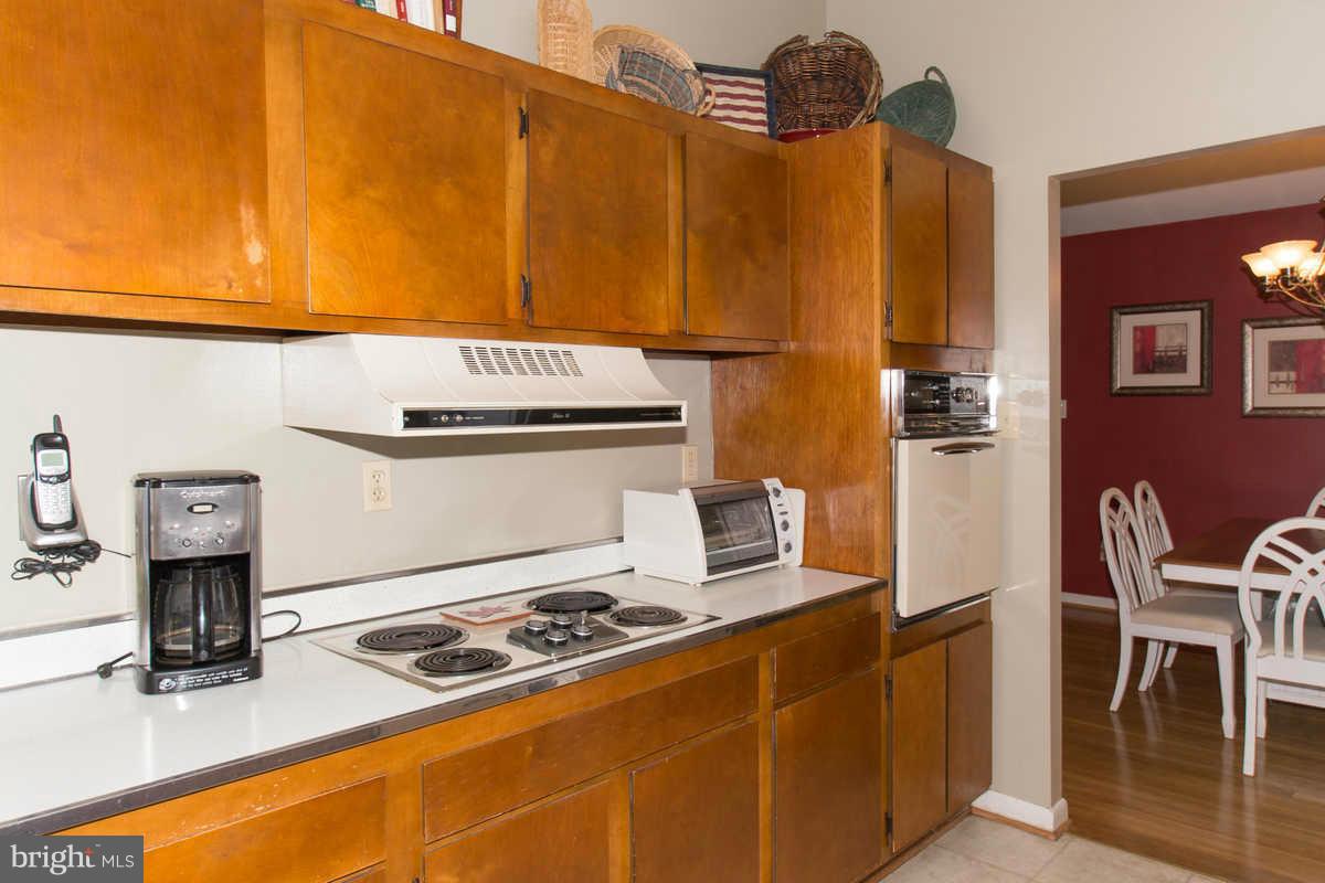 8814 Gateshead Road Alexandria, VA 22309 - Photo 7 of 30 Kitchen
