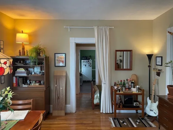 $3,200 | 51 College Avenue, Unit 2, Somerville, MA 02144