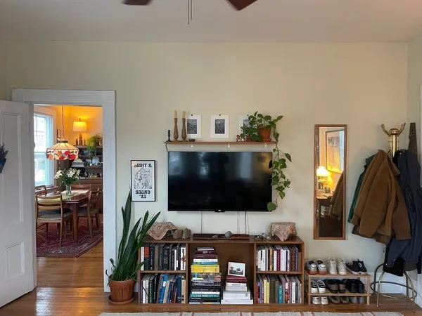 $3,200 | 51 College Avenue, Unit 2, Somerville, MA 02144