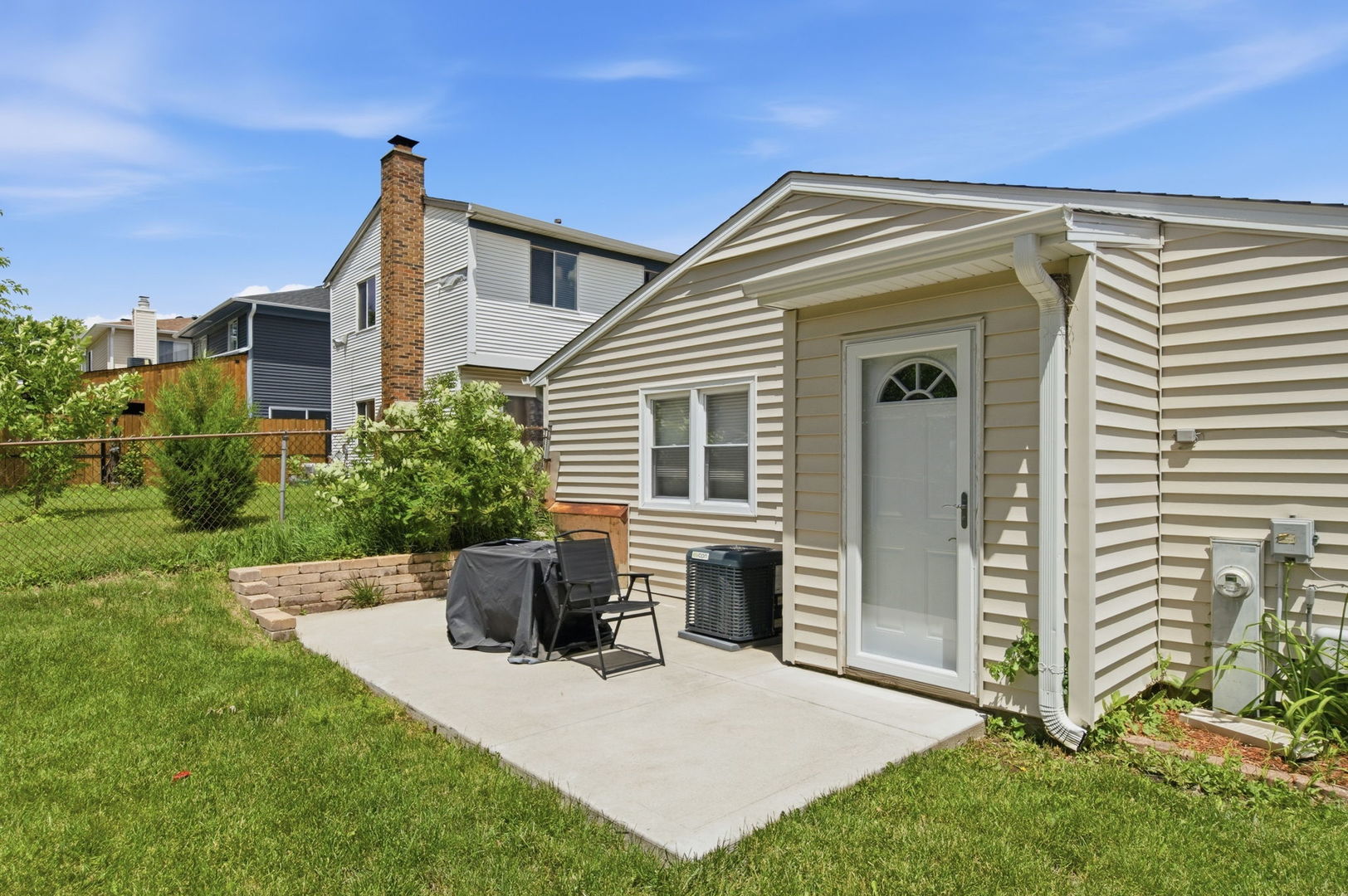 225 Mill Stream Drive Bolingbrook, IL 60440 - Photo 4 of 24