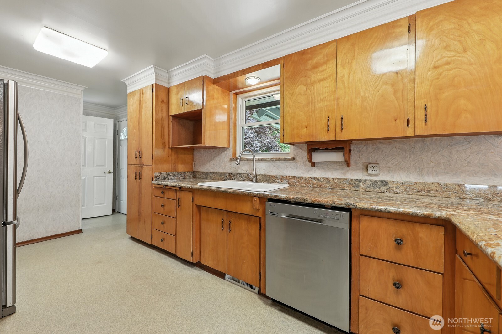 17562 Southeast 134th Street Renton, WA 98059 - Photo 12 of 36