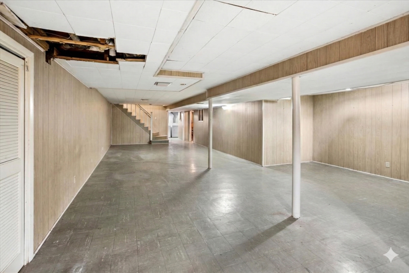 207 Town Acres Lane Roselle, IL 60172 - Photo 19 of 27 a view of a hallway with wooden floor