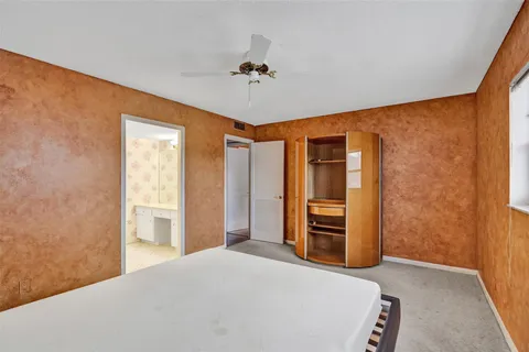 $189,000 | 3000 Northeast 48th Street, Unit 206, Fort Lauderdale, FL 33308