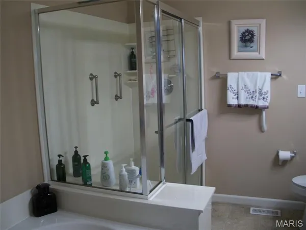 $395,000 | 2404 Andrea Crest Drive, Washington, MO 63090