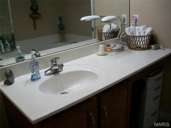 $395,000 | 2404 Andrea Crest Drive, Washington, MO 63090