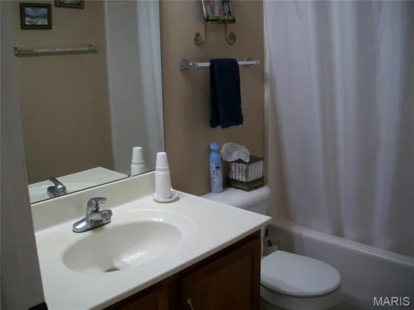 $395,000 | 2404 Andrea Crest Drive, Washington, MO 63090