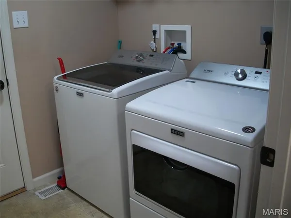 $395,000 | 2404 Andrea Crest Drive, Washington, MO 63090