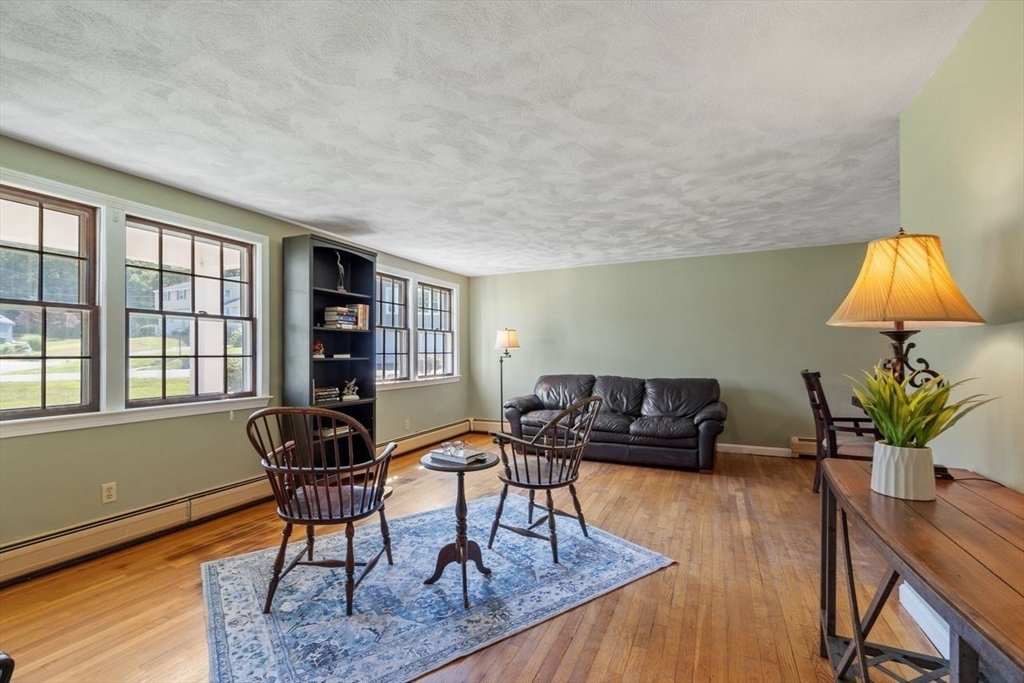 27 Launching Road Andover, MA 01810 - Photo 4 of 42 Gallery Image 4