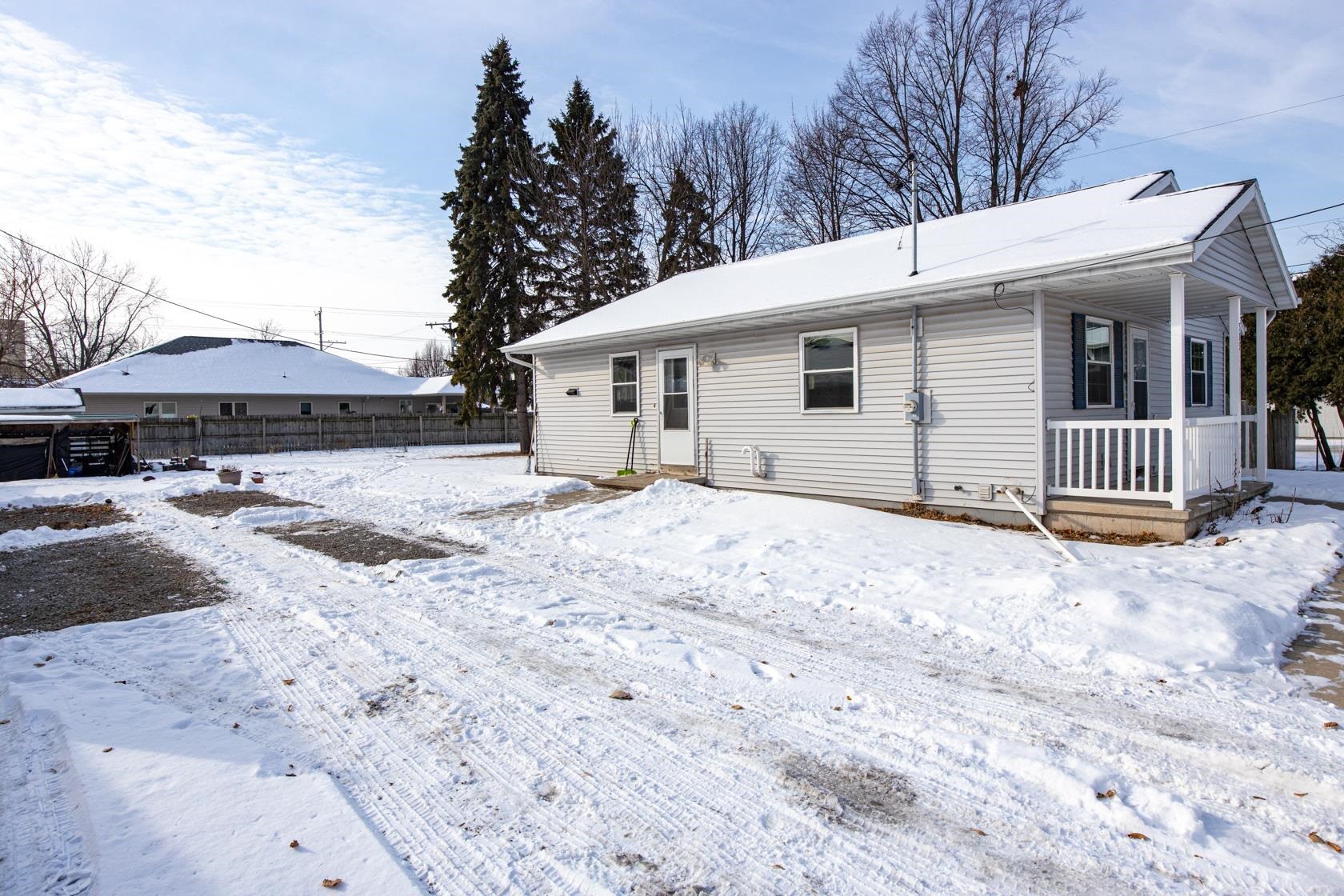 515 East Oak Street Kimberly, WI 54136 - Photo 5 of 29