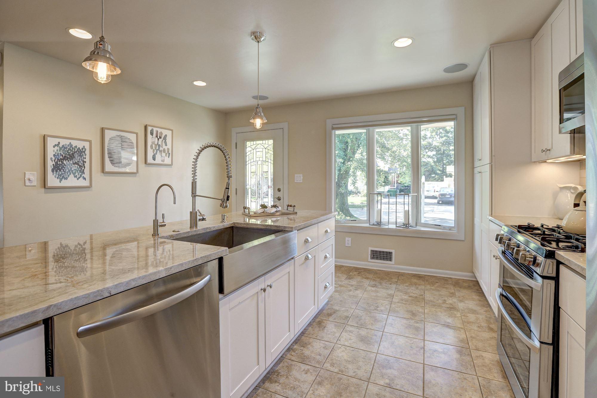 822 Bowie Road Rockville, MD 20852 - Photo 4 of 40 Bright and sunny chef's kitchen.