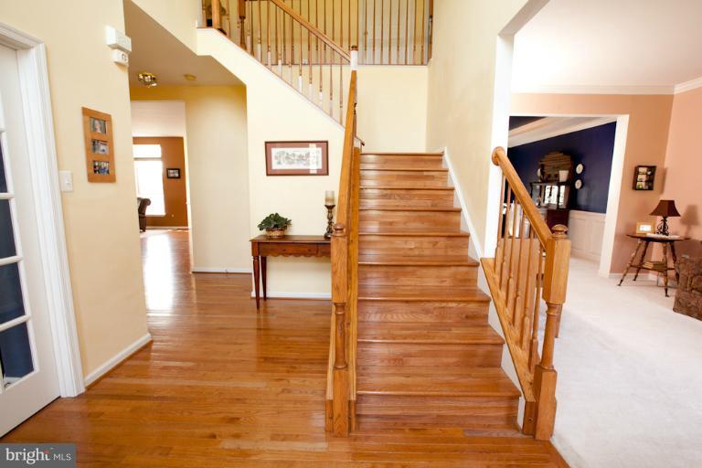 14410 Autumn Crest Road Boyds, MD 20841 - Photo 8 of 25 a view of an entryway