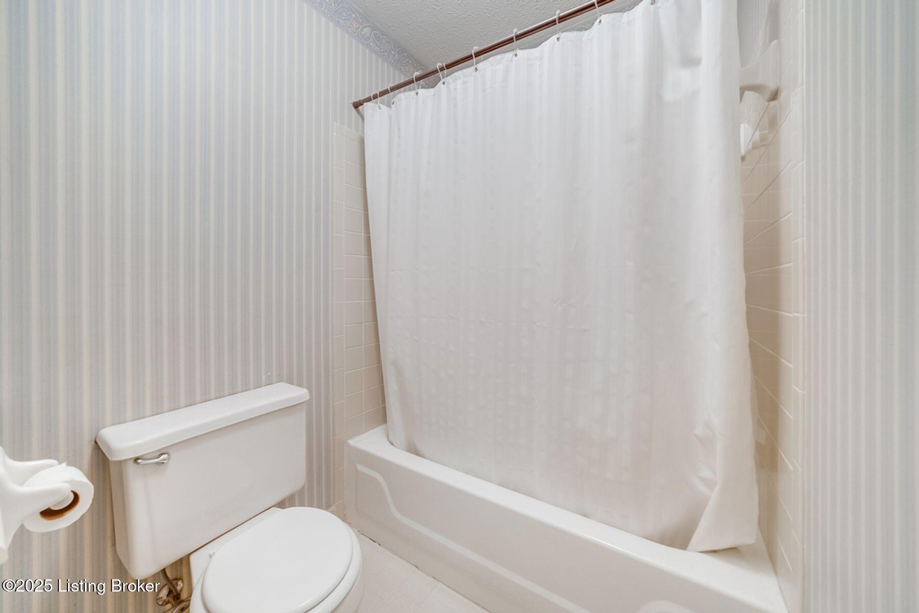 262 Moser Road, Unit 262 Louisville, KY 40223 - Photo 14 of 40 photo_online_012