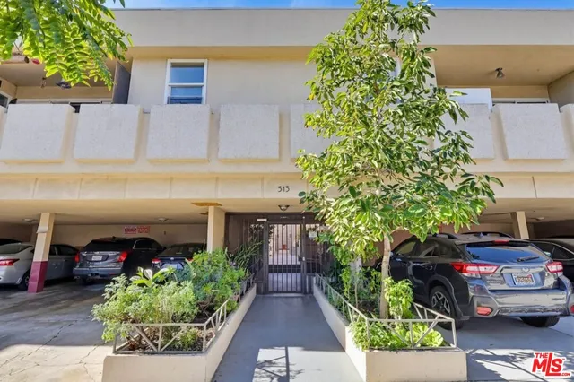 $3,450 | 515 North Alfred Street, Unit 206, West Hollywood, CA 90048