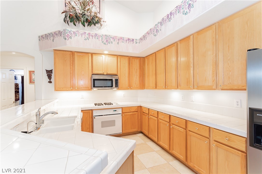 254 Chestnut Ridge Circle Henderson, NV 89012 - Photo 11 of 37 Gallery Image 11