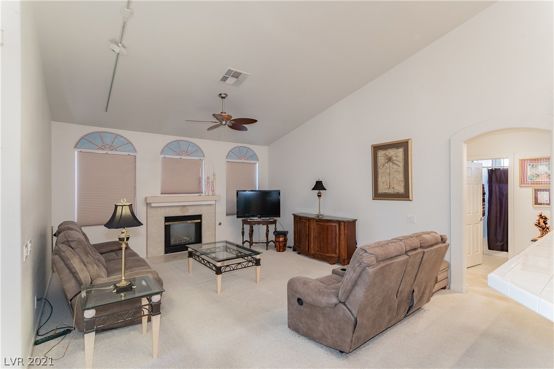 254 Chestnut Ridge Circle Henderson, NV 89012 - Photo 4 of 37 Gallery Image 4