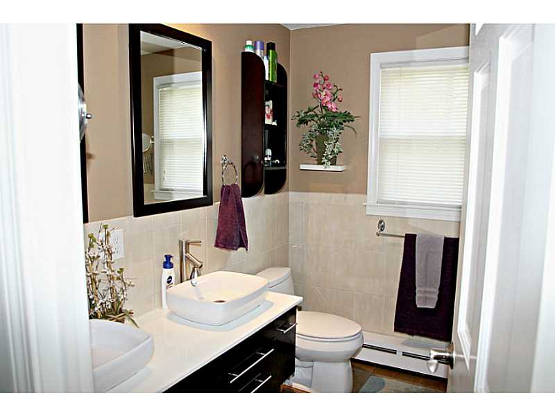 9 Old Forge Road Cumberland, RI 02864 - Photo 13 of 22 Bathroom.