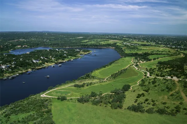 a view of a green field with lots of green space