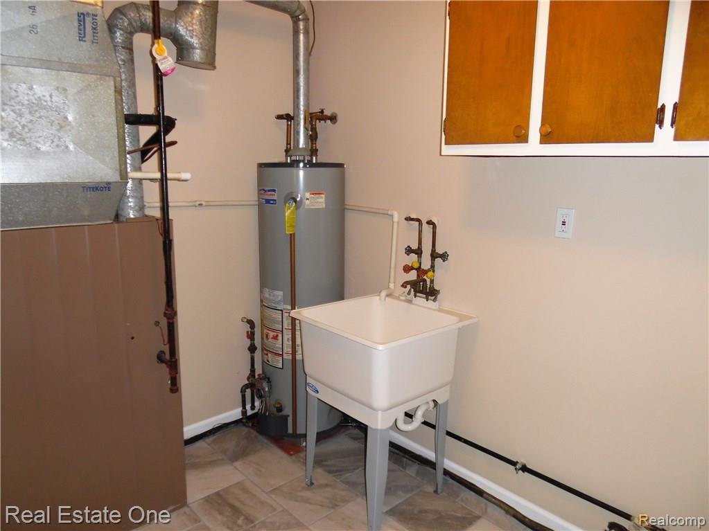 14660 Beech Daly Road Taylor, MI 48180 - Photo 9 of 28 SAM_0762.JPG