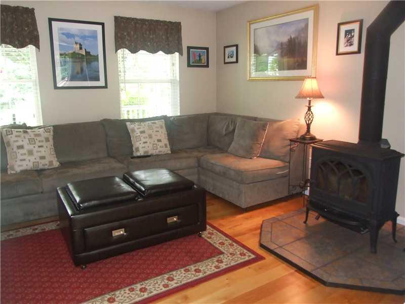 189 Cemetery Road Buxton, ME 04093 - Photo 11 of 26 Living Room.