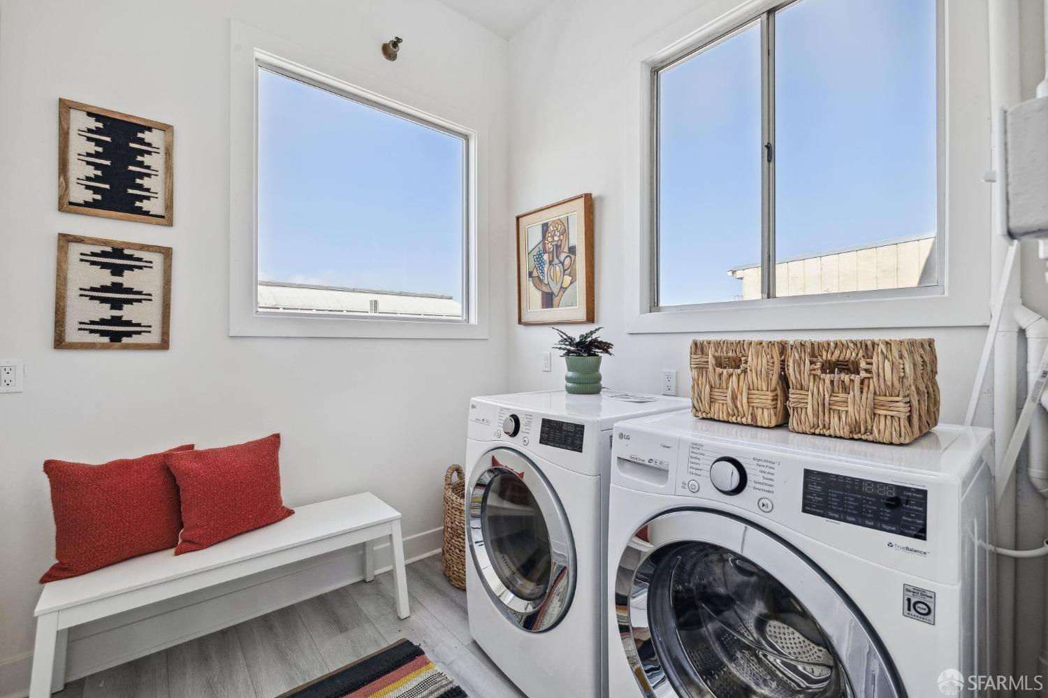 3270 20th Street San Francisco, CA 94110 - Photo 11 of 32 a utility room with dryer and washer