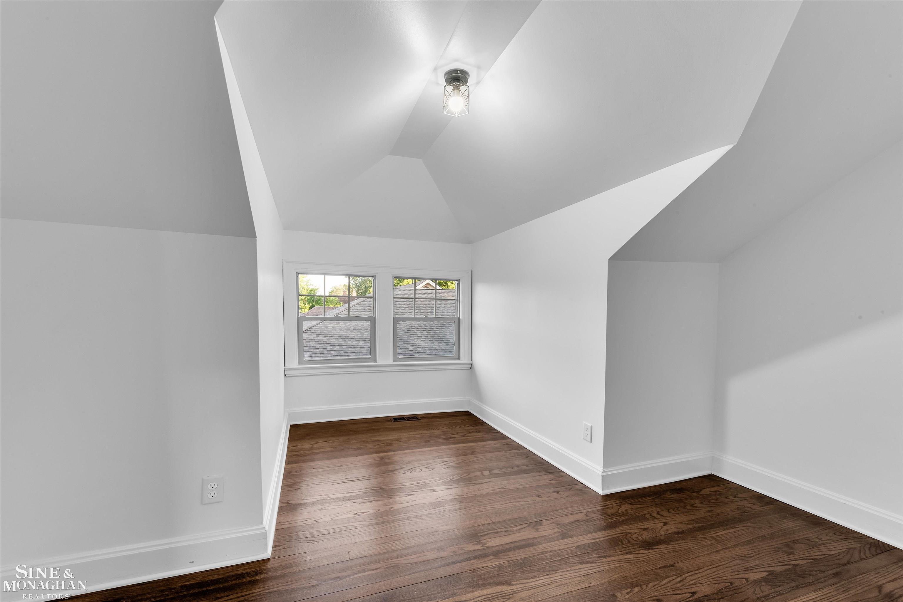 908 Trombley Road, Unit 2 Grosse Pointe, MI 48230 - Photo 39 of 73