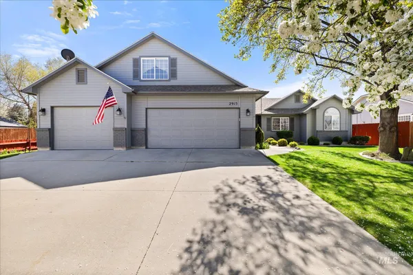$550,000 | 2915 East Green Canyon Drive, Meridian, ID 83642