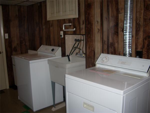 68 Patterson Avenue Springfield, MA 01119 - Photo 21 of 24 a utility room with dryer and washer