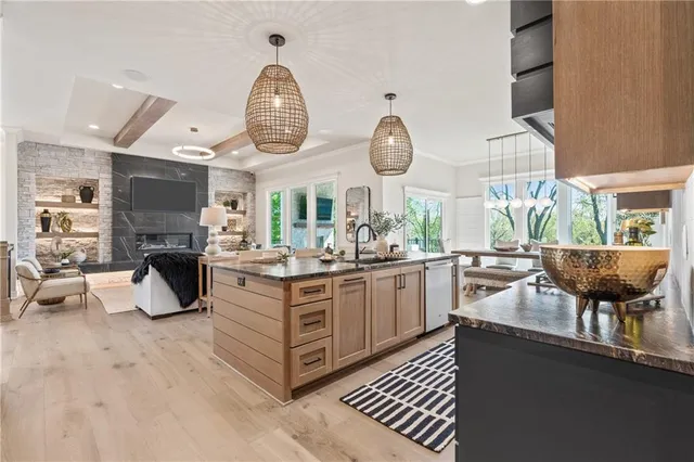 $819,900 | 4312 Northeast Hideaway Drive, Lee's Summit, MO 64064