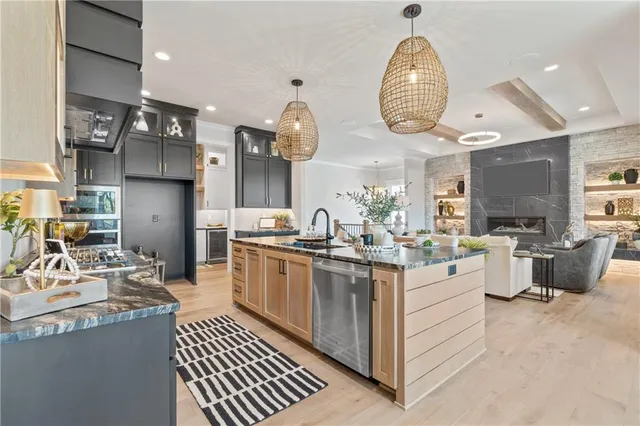 $819,900 | 4312 Northeast Hideaway Drive, Lee's Summit, MO 64064