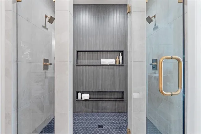 $819,900 | 4312 Northeast Hideaway Drive, Lee's Summit, MO 64064