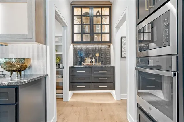 $819,900 | 4312 Northeast Hideaway Drive, Lee's Summit, MO 64064