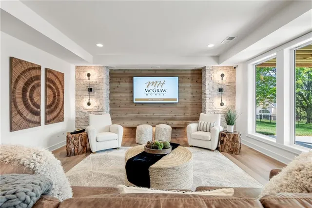 $819,900 | 4312 Northeast Hideaway Drive, Lee's Summit, MO 64064