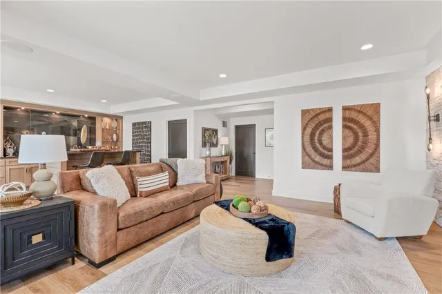 $819,900 | 4312 Northeast Hideaway Drive, Lee's Summit, MO 64064