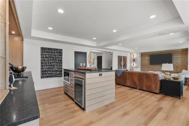 $819,900 | 4312 Northeast Hideaway Drive, Lee's Summit, MO 64064